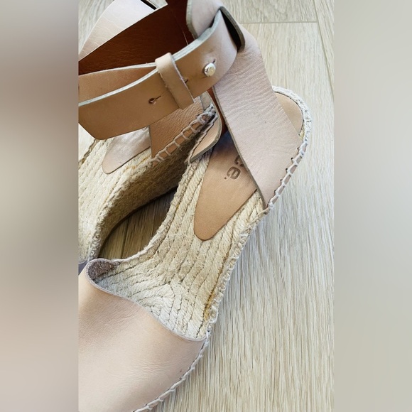 Vince Tan Suede Espadrille Wedge Sandals Size 9 - Picture 3 of 3